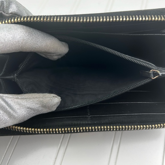 Gucci Black Guccissima Zip Around Wallet - Picture 13 of 14